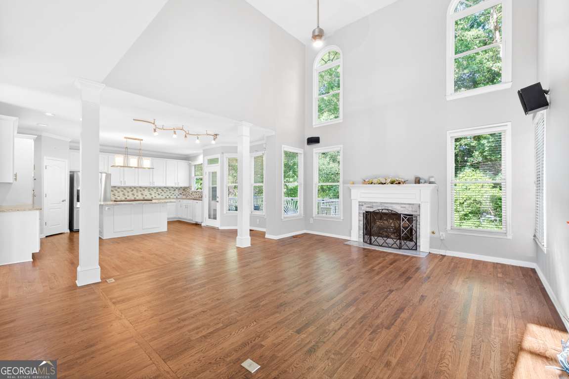 1524 Lake Heights CIR