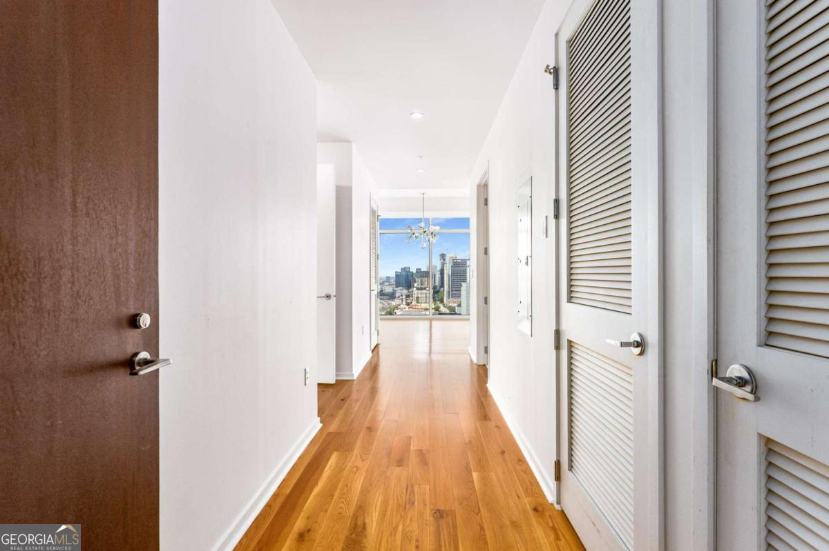 45 Ivan Allen Jr BLVD NW 2002