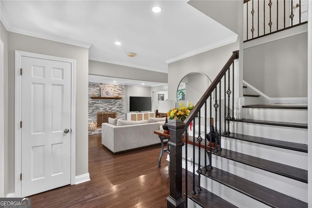 4371 Vintage LN