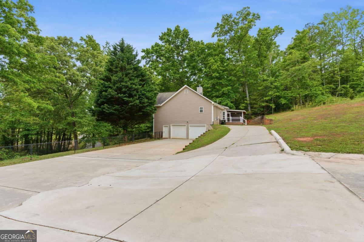 7161 Freeman RD