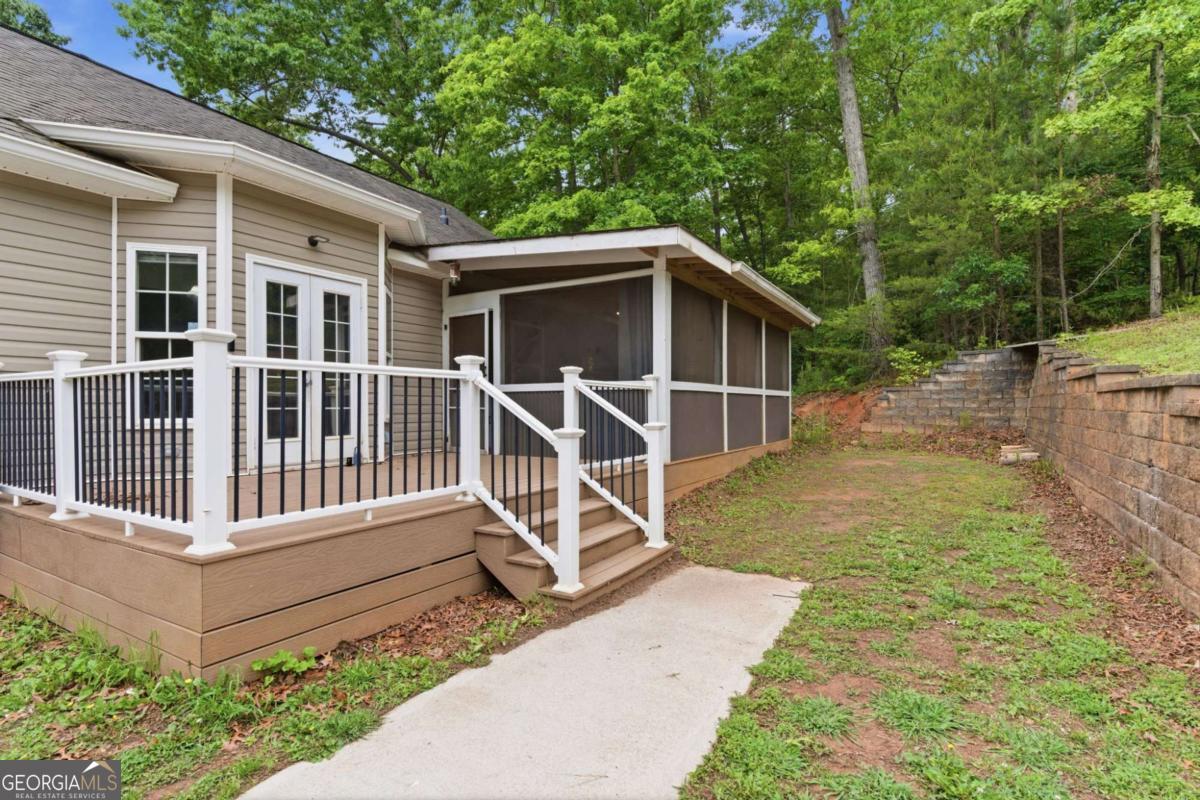 7161 Freeman RD