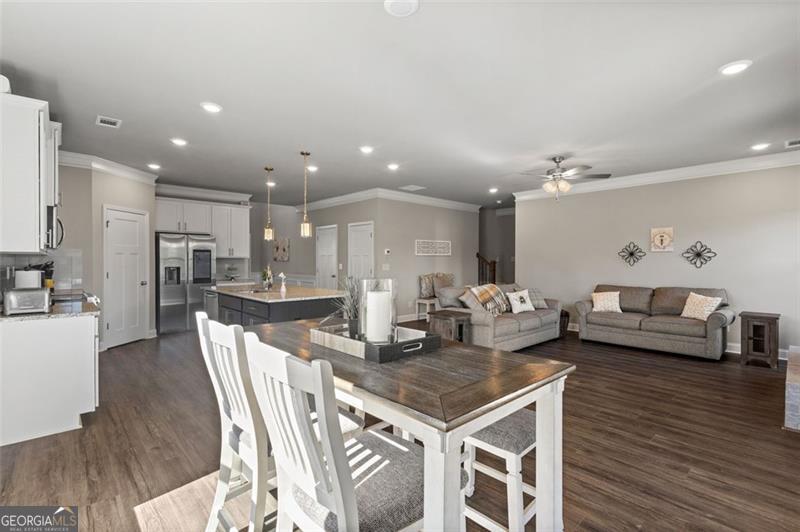 1596 CASTLEBERRY