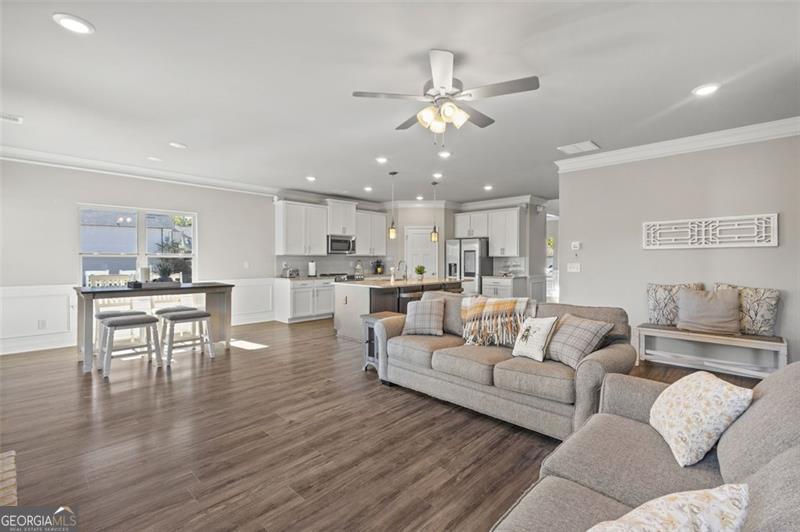 1596 CASTLEBERRY