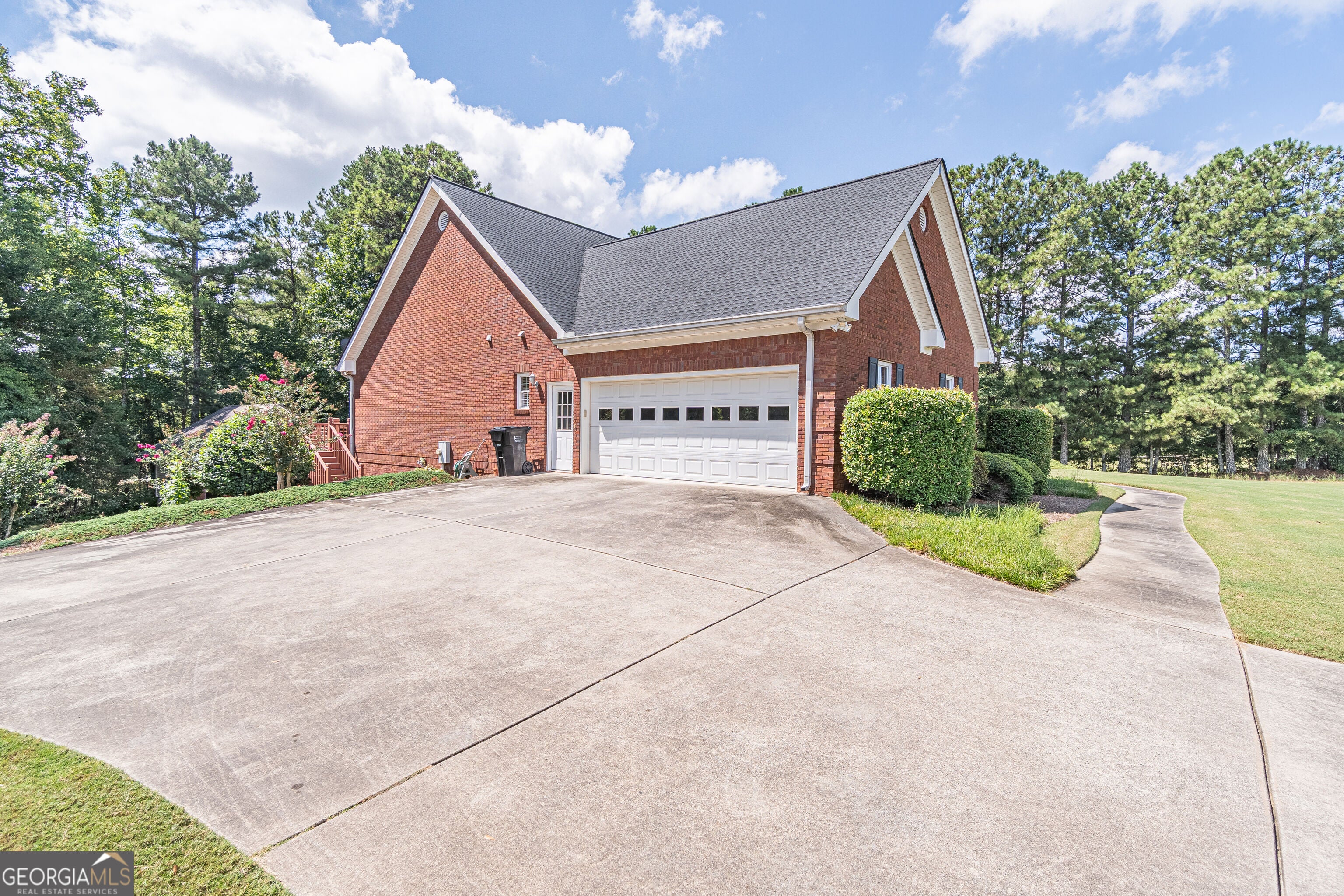 3562 Thompson Mill RD