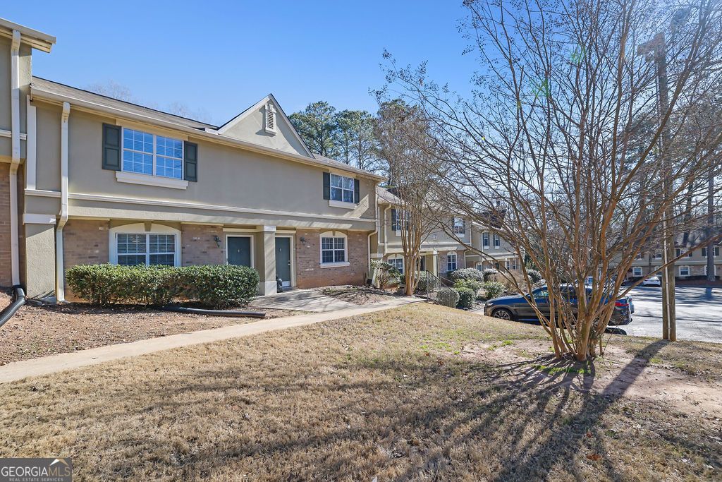 Photo of 6900 Roswell Road #M3, Atlanta, GA 30328 (MLS # 10674436)