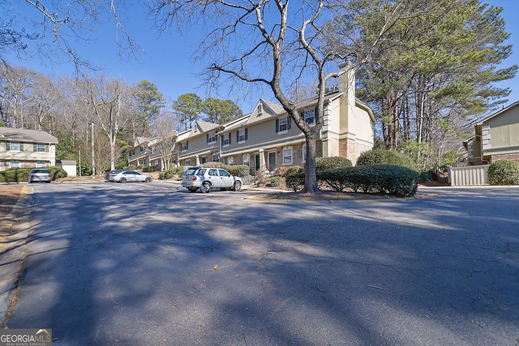 Photo of 6900 Roswell Road #M3, Atlanta, GA 30328 (MLS # 10674436)