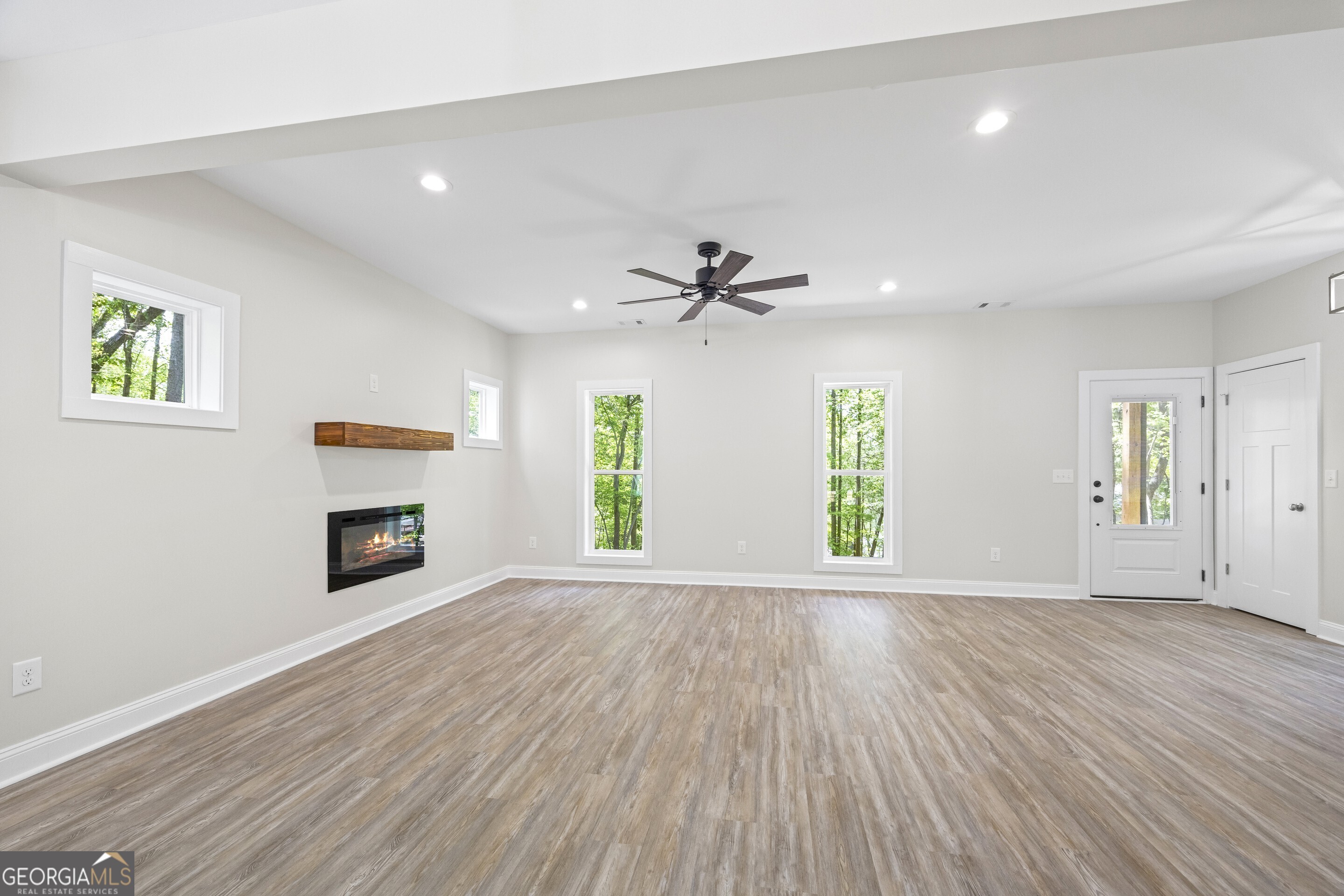 Lavonia, Georgia 30553, United States, 2 Bedrooms Bedrooms, ,3 BathroomsBathrooms,Residential,Active,119705