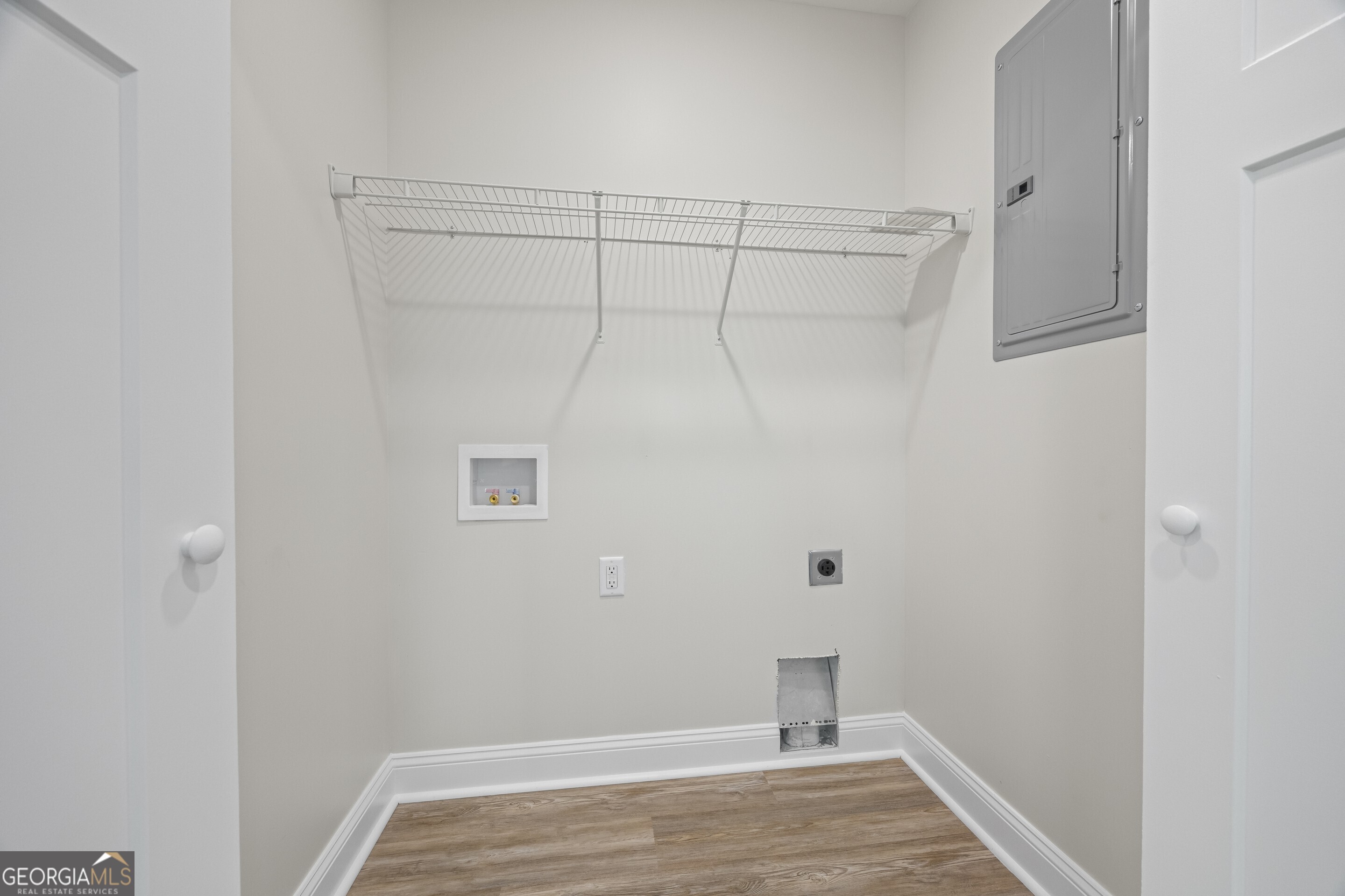 Lavonia, Georgia 30553, United States, 2 Bedrooms Bedrooms, ,3 BathroomsBathrooms,Residential,Active,119705