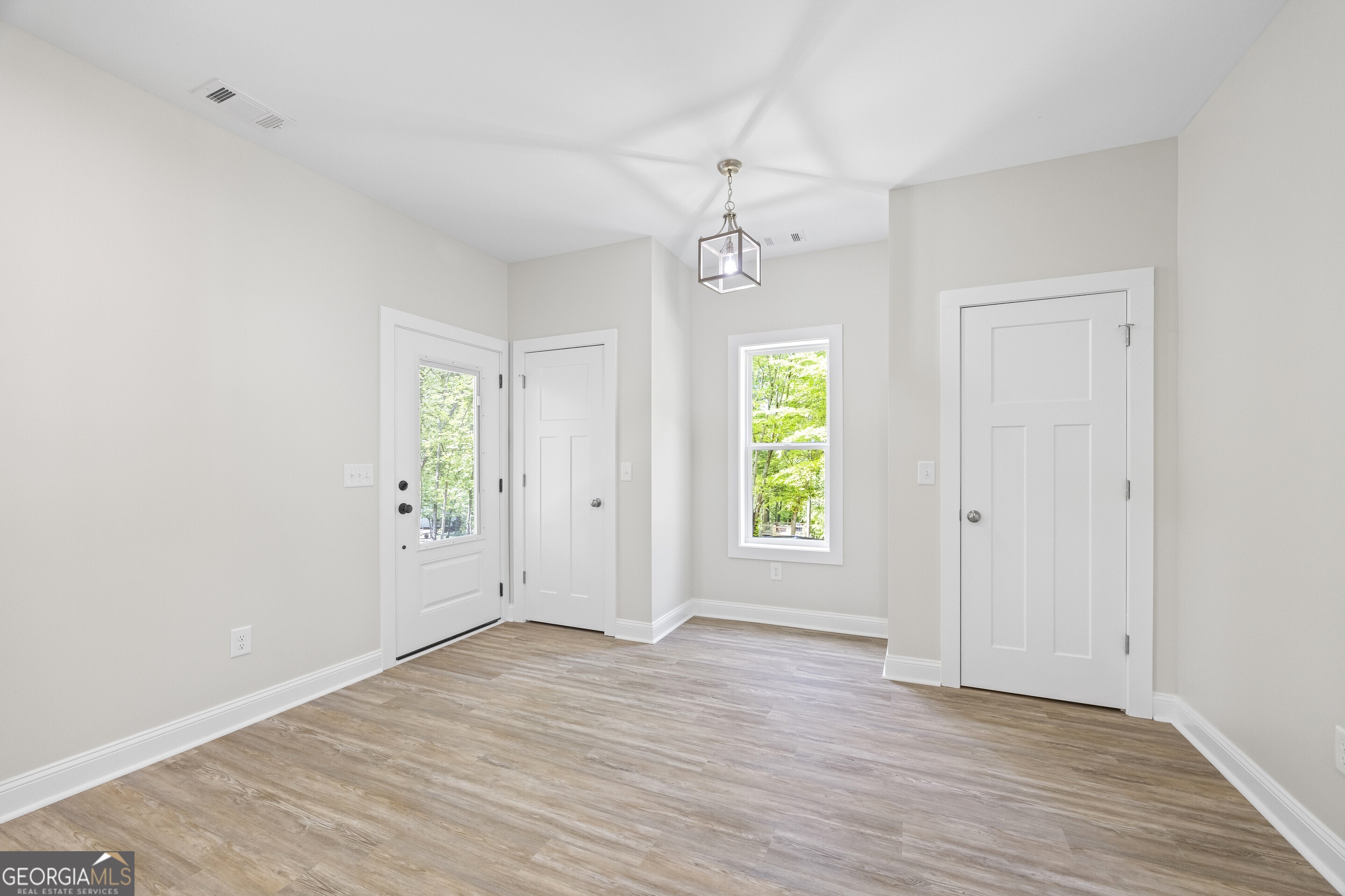 Lavonia, Georgia 30553, United States, 2 Bedrooms Bedrooms, ,3 BathroomsBathrooms,Residential,Active,119705