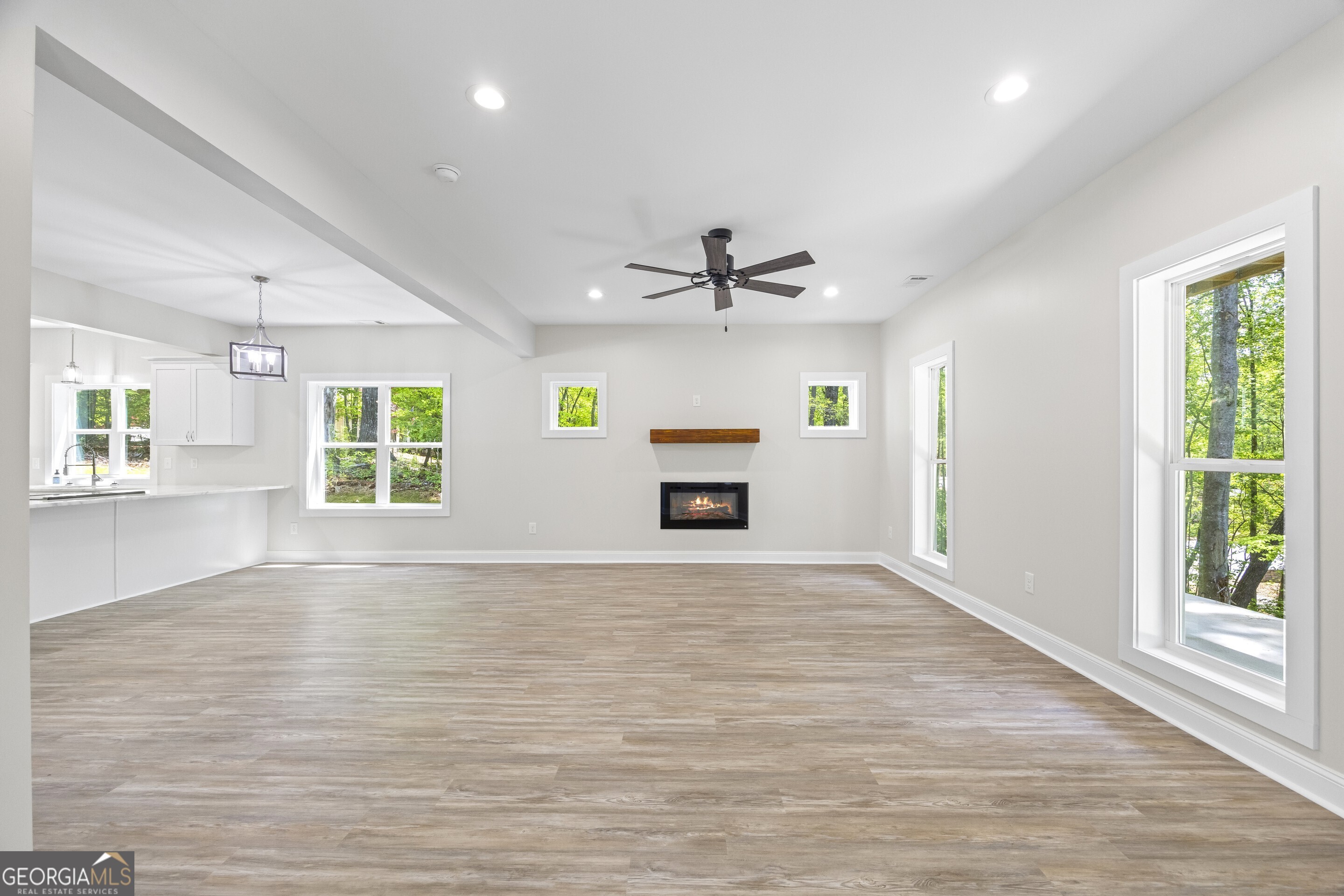 Lavonia, Georgia 30553, United States, 2 Bedrooms Bedrooms, ,3 BathroomsBathrooms,Residential,Active,119705