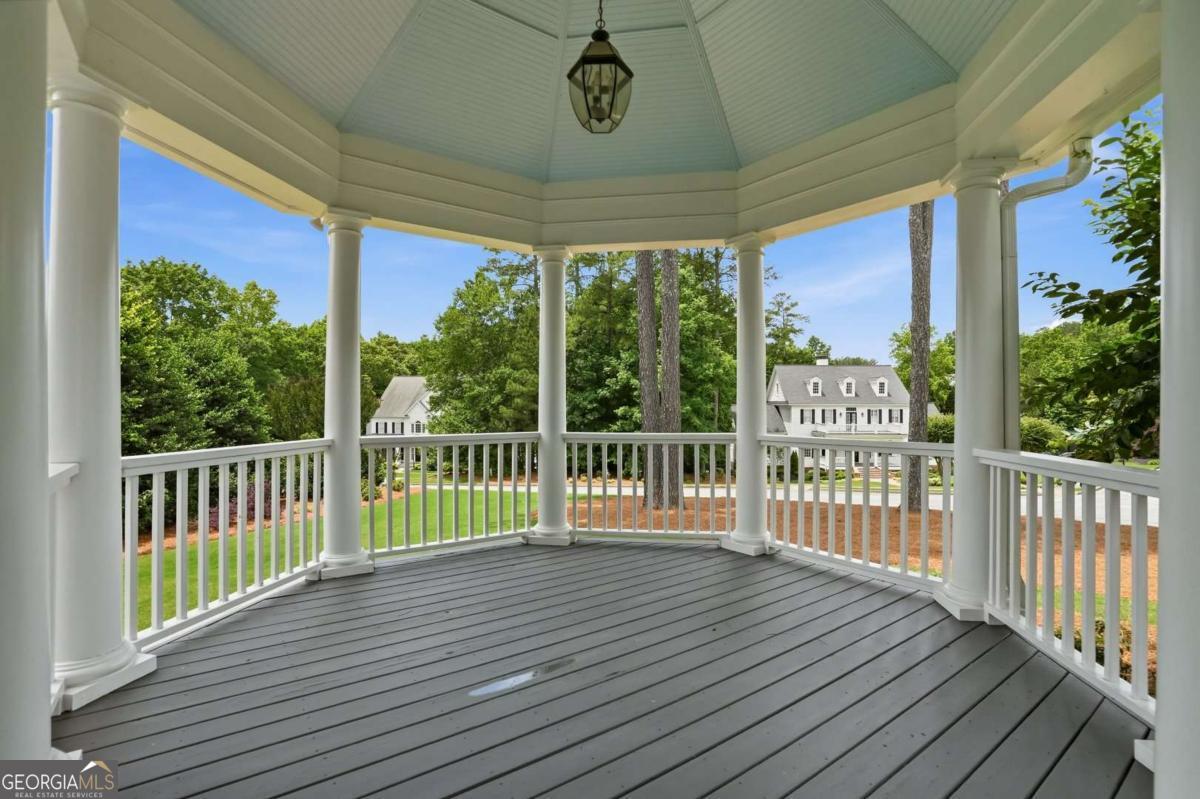315 Lake Bend CT