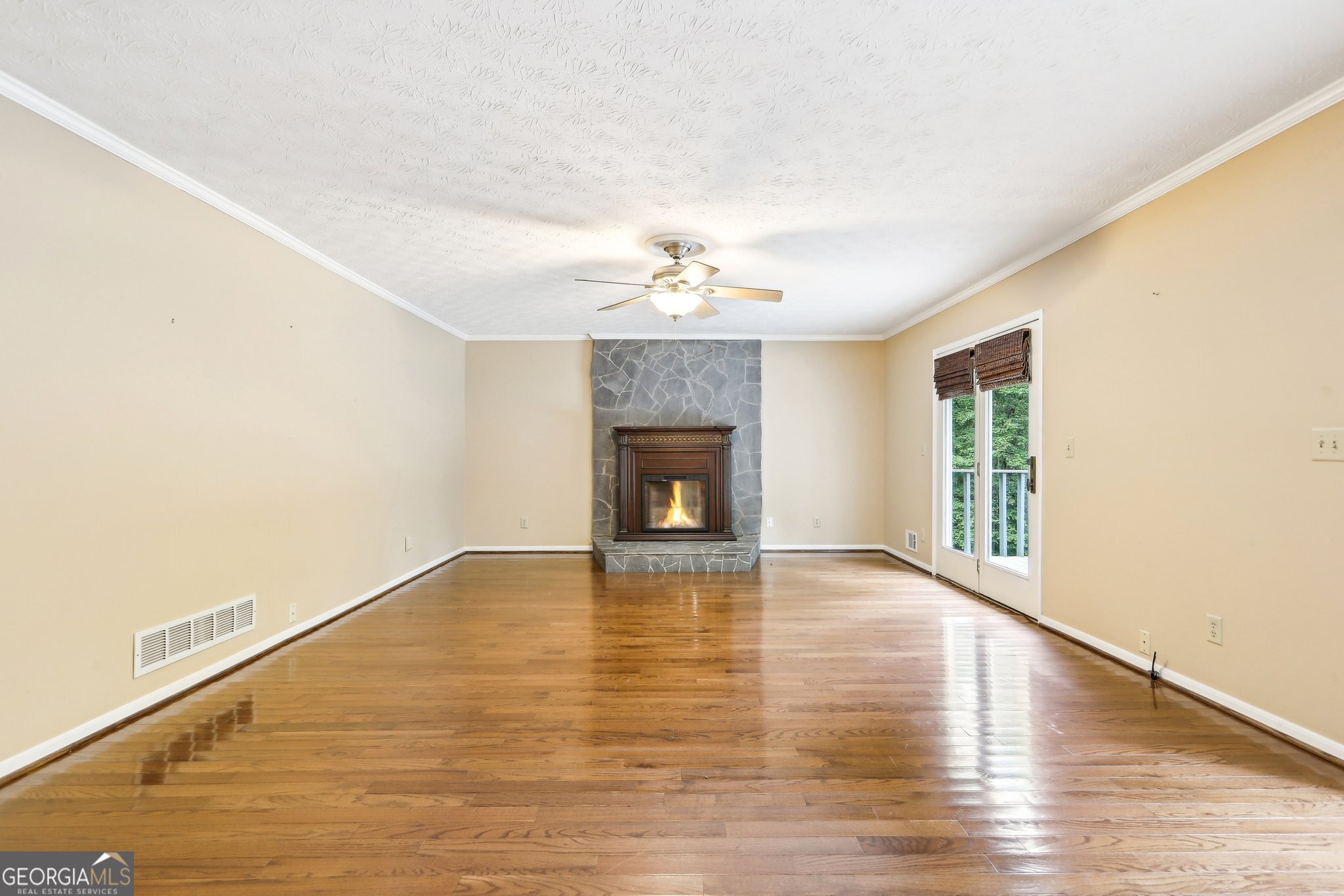 8464 Pleasant Hill RD