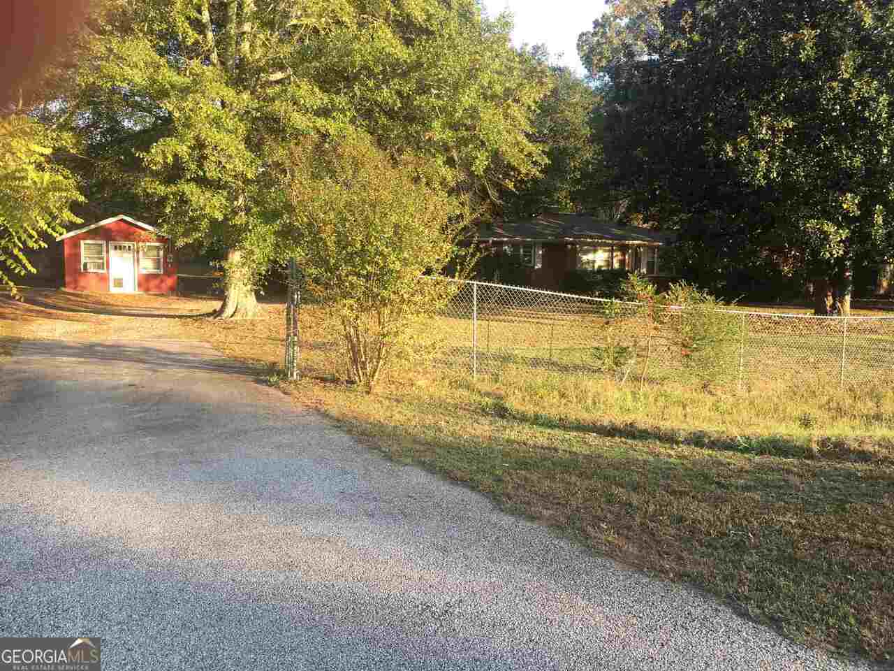 1810 Highway 138 E