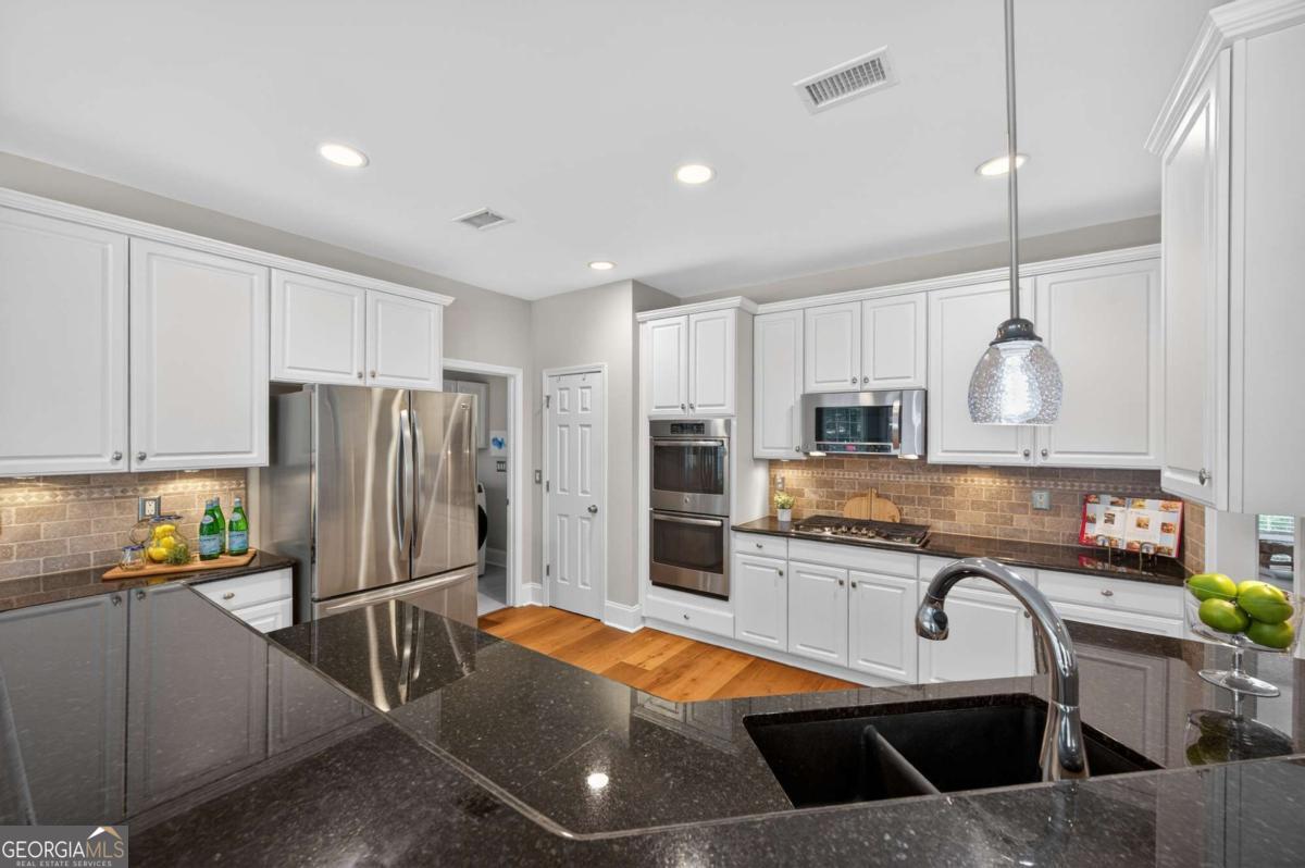 6545 Wedgewood Chase