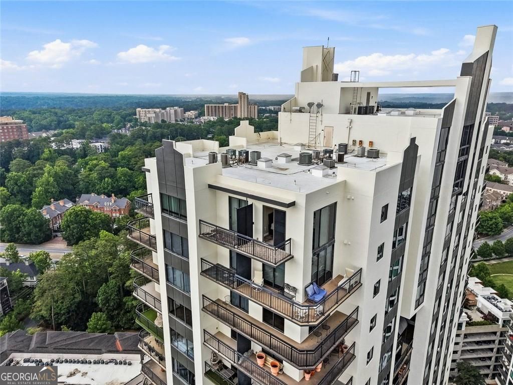 Photo of 3481 Lakeside Drive #PH TS5, Atlanta, GA 30326 (MLS # 10769991)