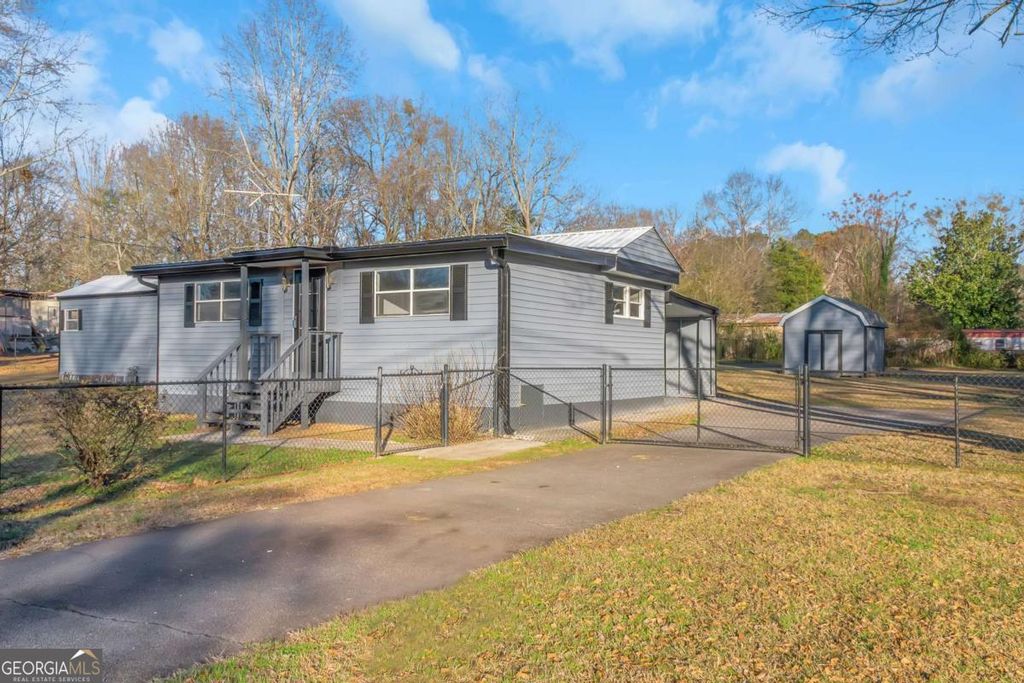 Photo of 24 David Drive, Hampton, GA 30228 (MLS # 10676940)