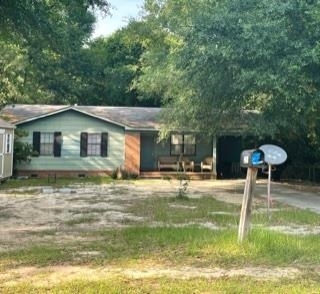 Investment Portfolio for sale! This 3 bedroom 2 bathroom is currently rented, and it would make a great investment property! Seller is selling entire portfolio of investment property. Call for more information. PLEASE DO NOT DISTURB TENANTS! Call for an appointment to view.
