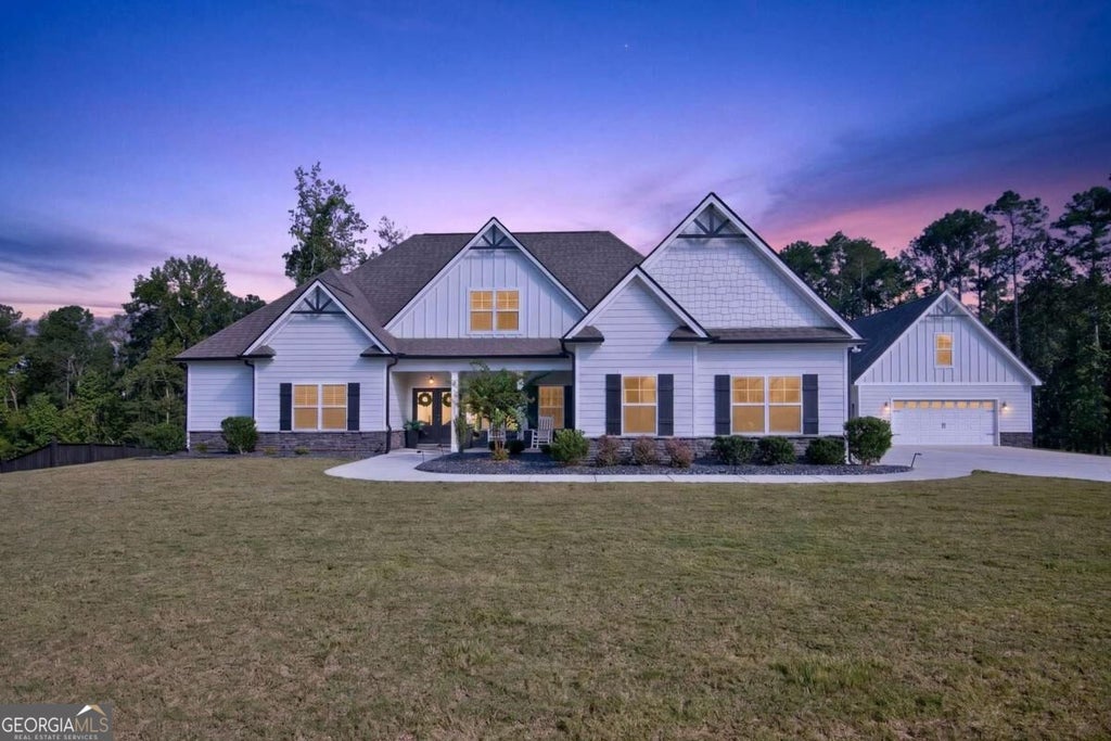 Photo of 73 Starr Place, Newnan, GA 30263 (MLS # 10873693)
