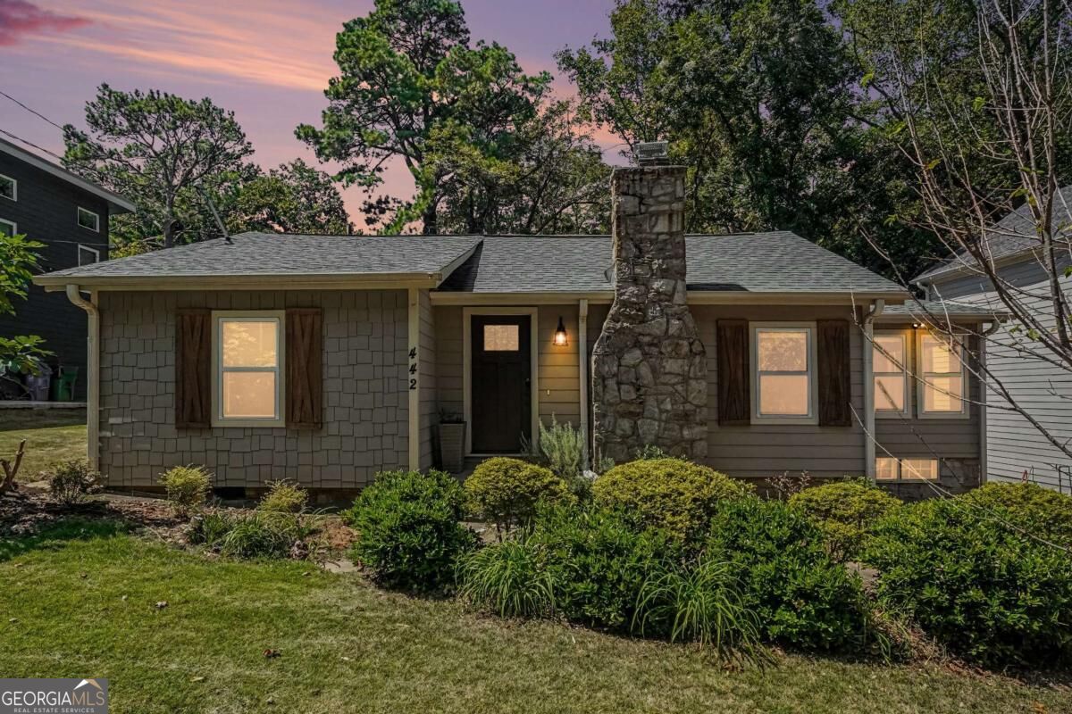 442 Spring DR