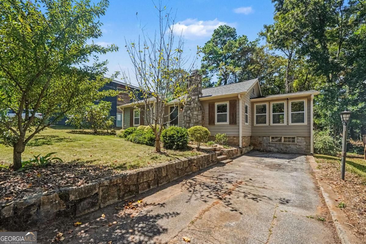 442 Spring DR