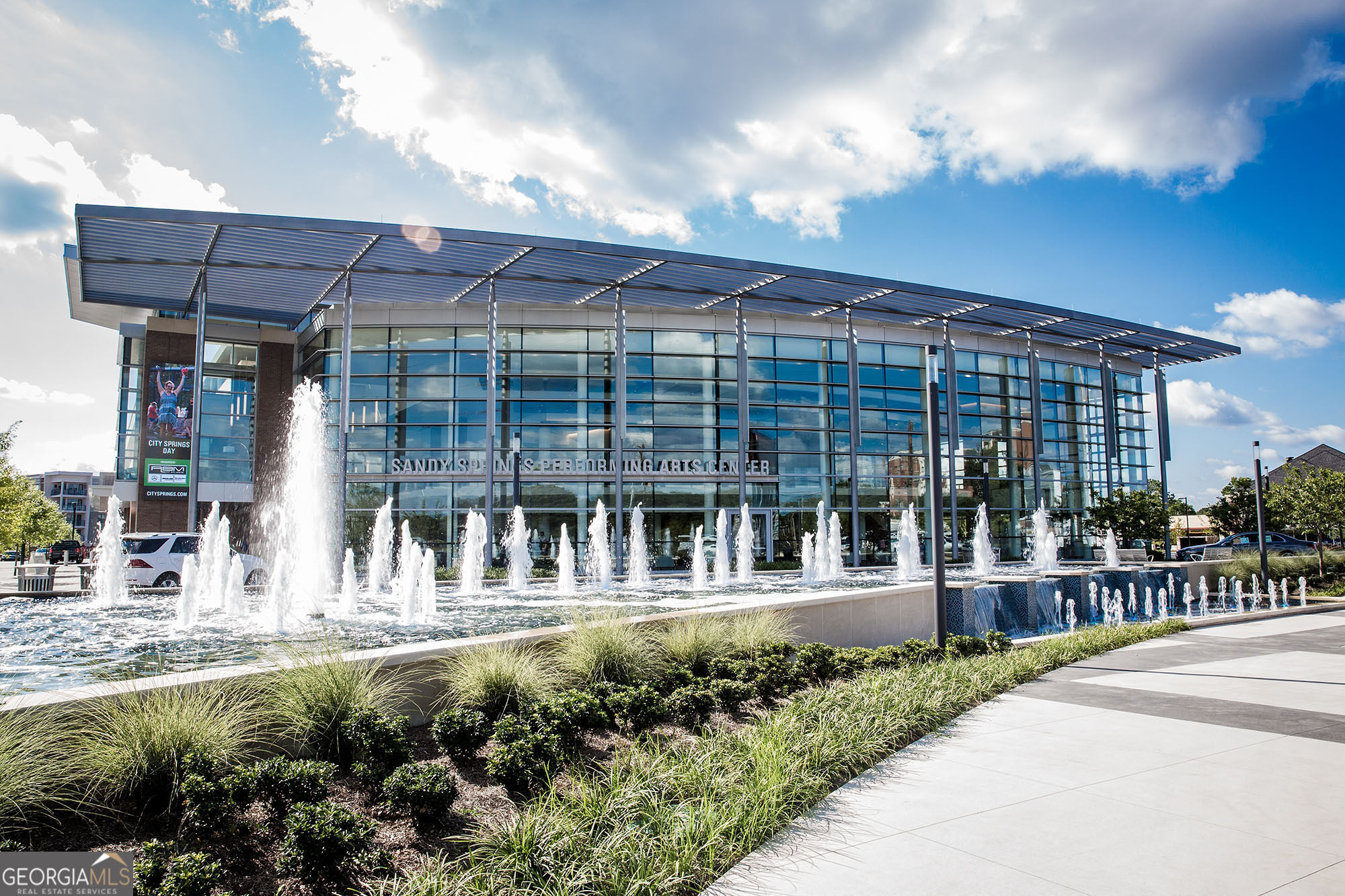 5635 Lake Forrest DR