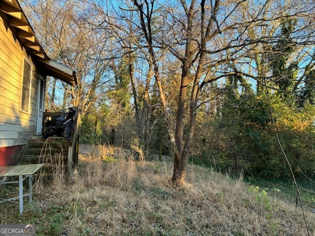 Photo of 606 E Wall Street, Griffin, GA 30223 (MLS # 10683045)