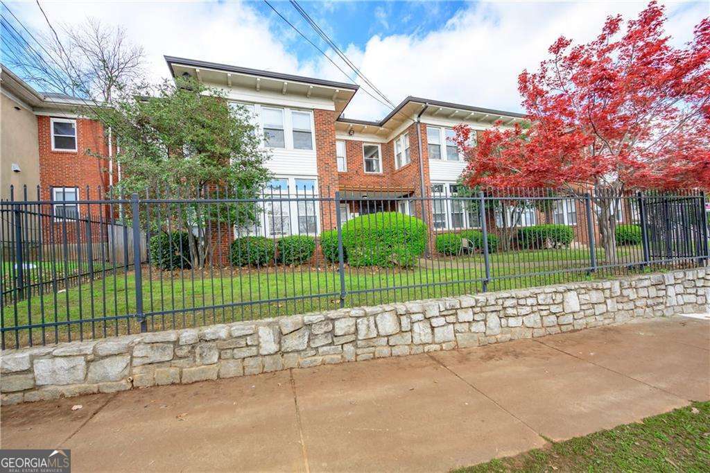 600 Parkway DR NE