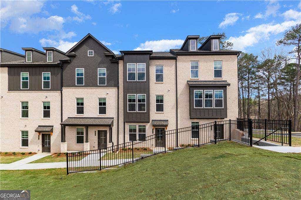 Photo of 2814 Daybreak Lane, Newnan, GA 30265 (MLS # 10825239)