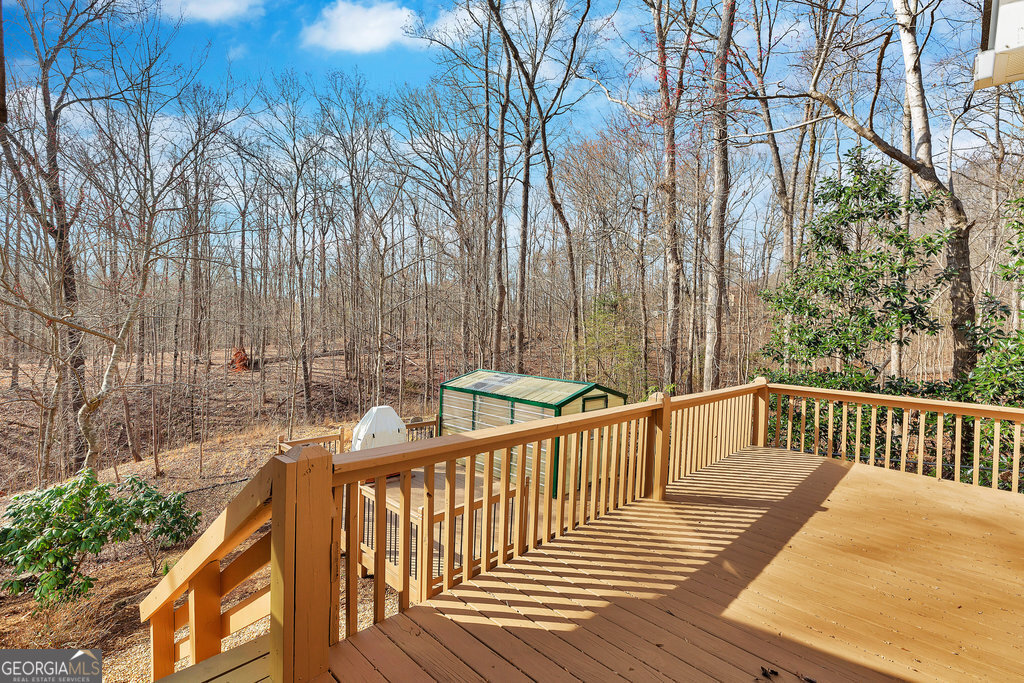 390 Lake Place DR