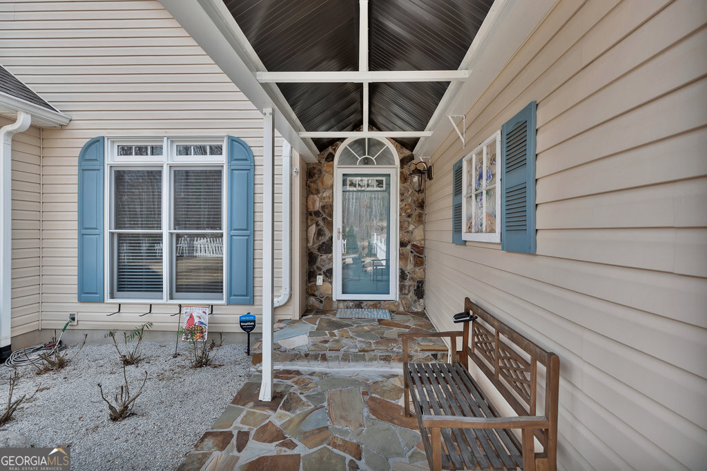 390 Lake Place DR
