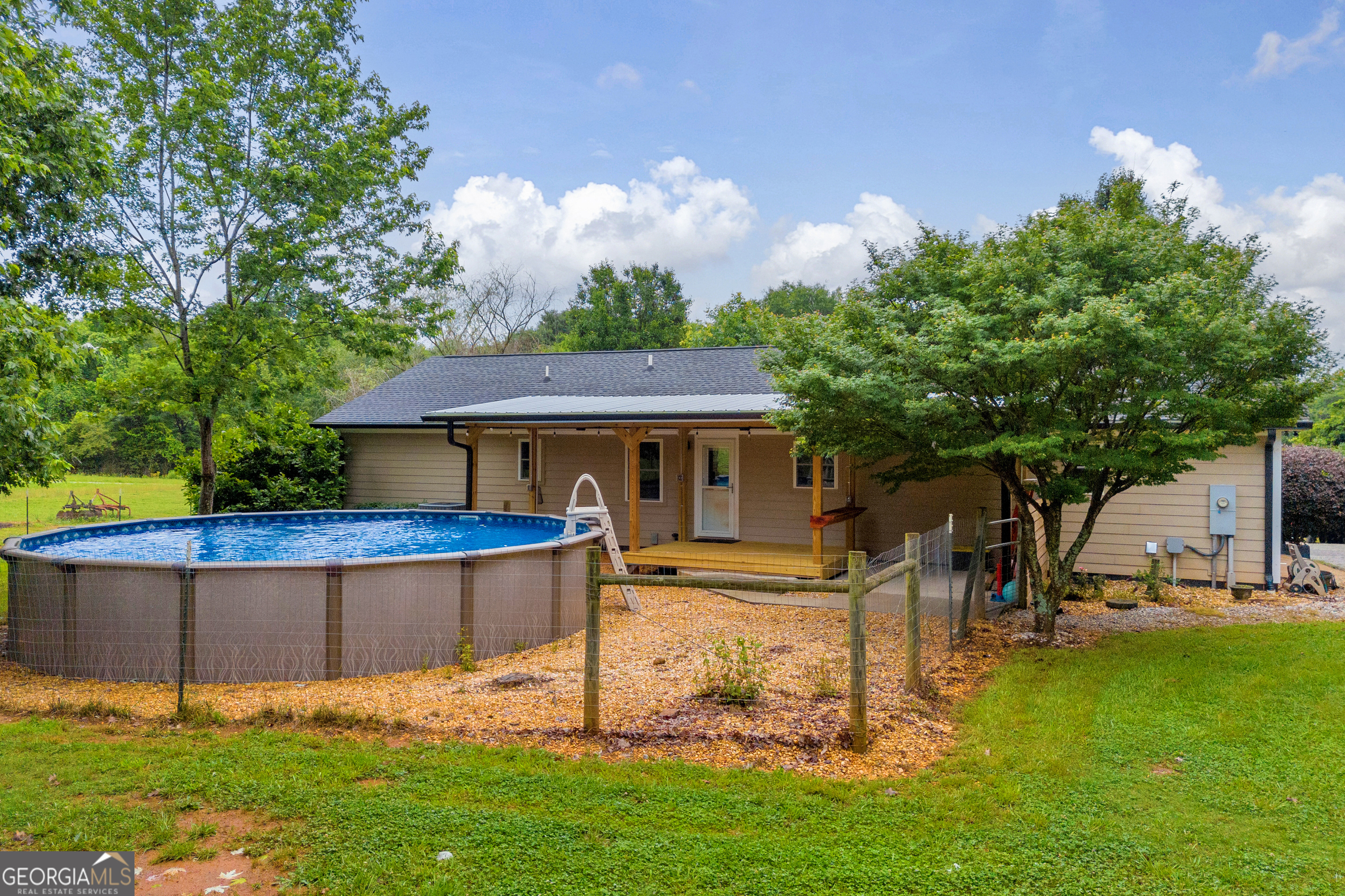 241 Thomas RD