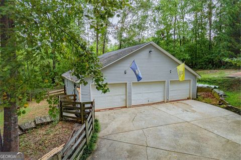 A home in Newnan