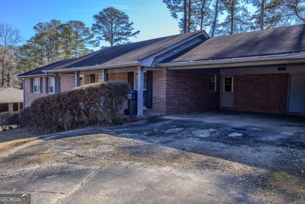 Photo of 6158 Tracy Valley Drive, Norcross, GA 30093 (MLS # 10691107)