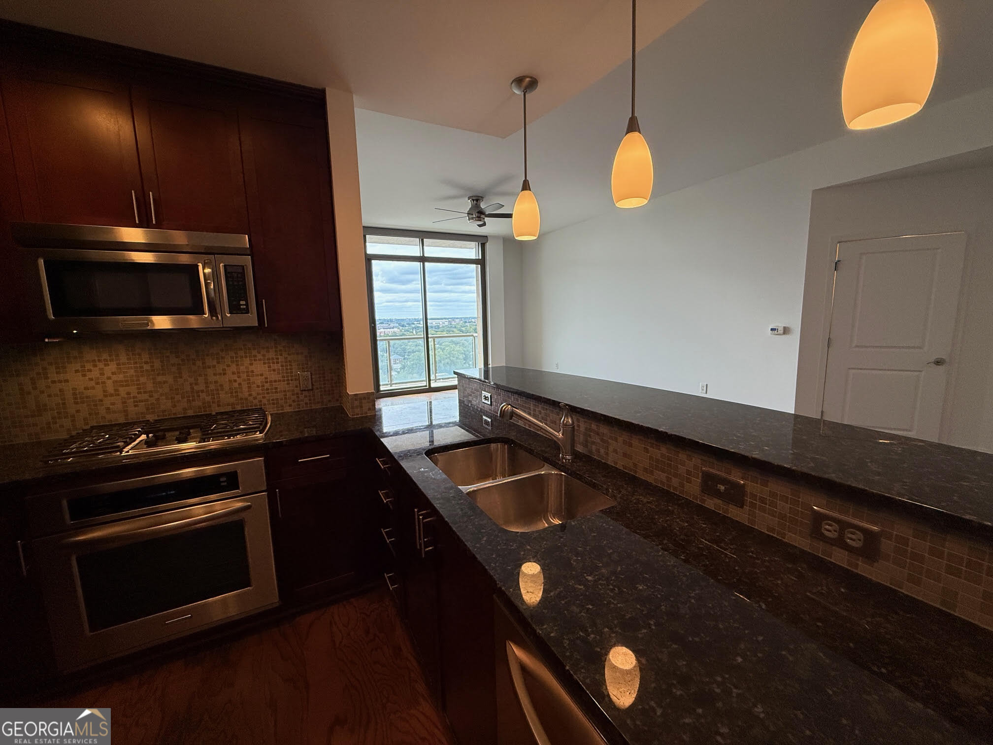 270 17th ST NW 2207