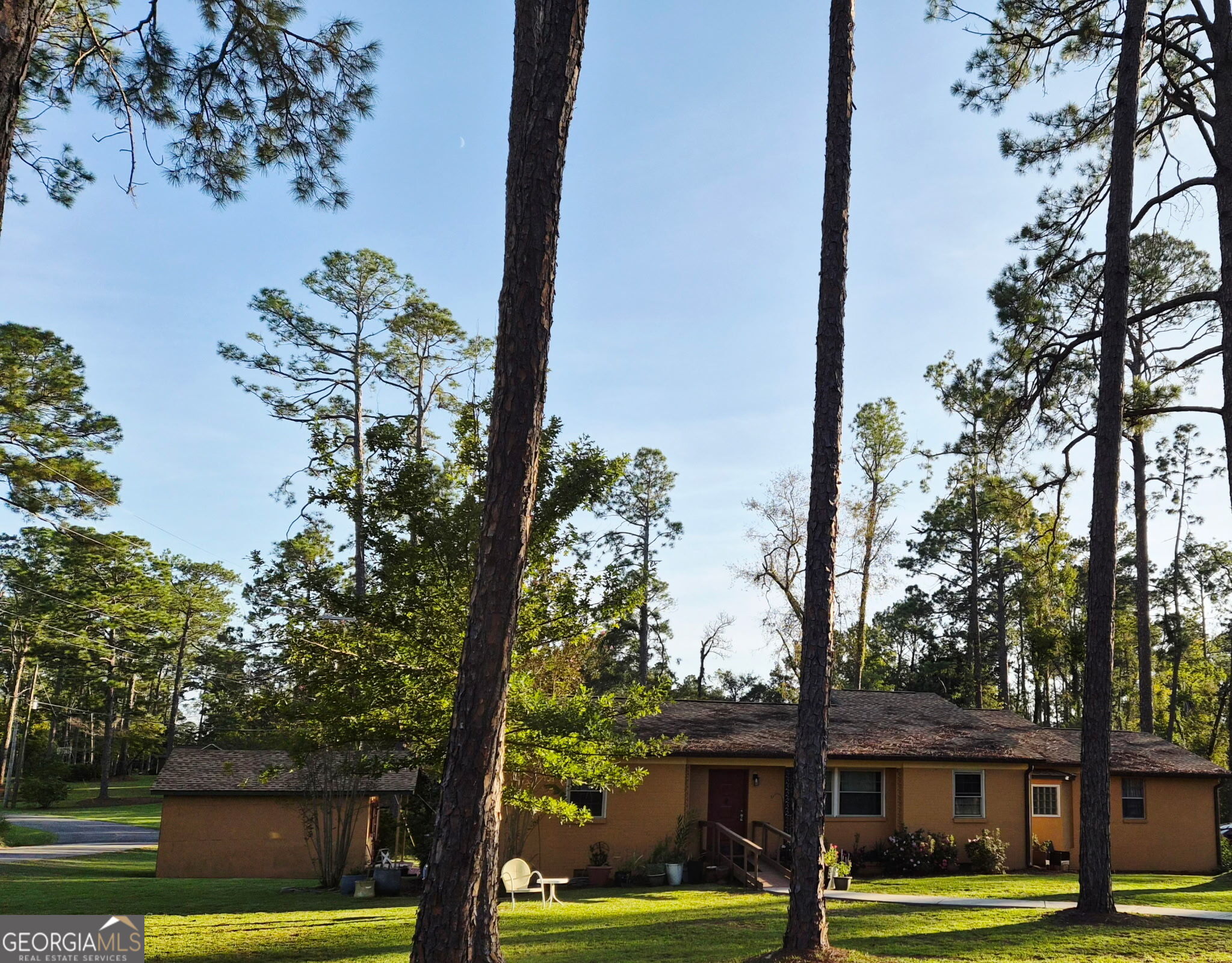 505 Lewis DR