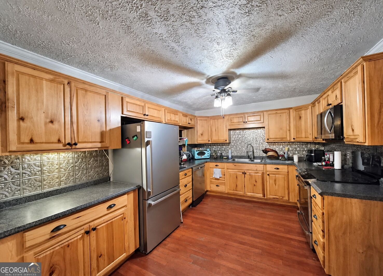 505 Lewis DR