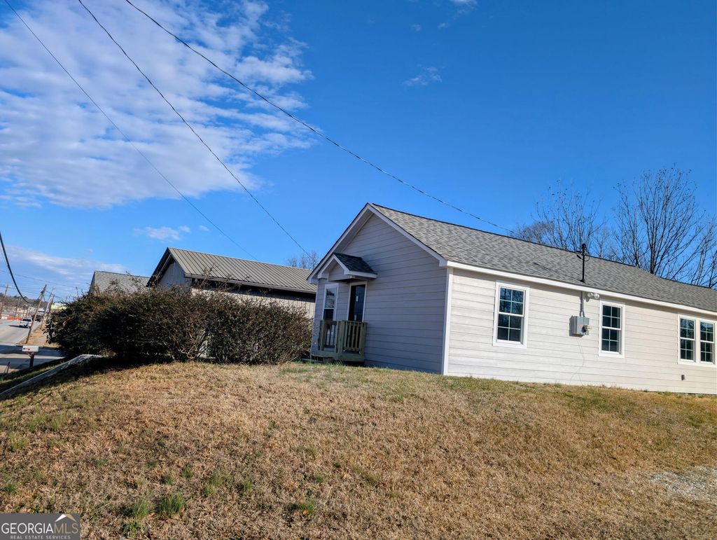Photo of 481 W Currahee Street, Toccoa, GA 30577 (MLS # 10687234)