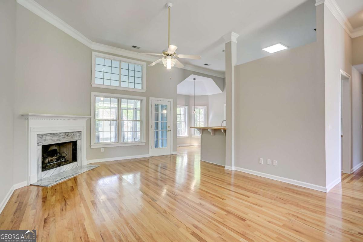 3015 Larkspur CT