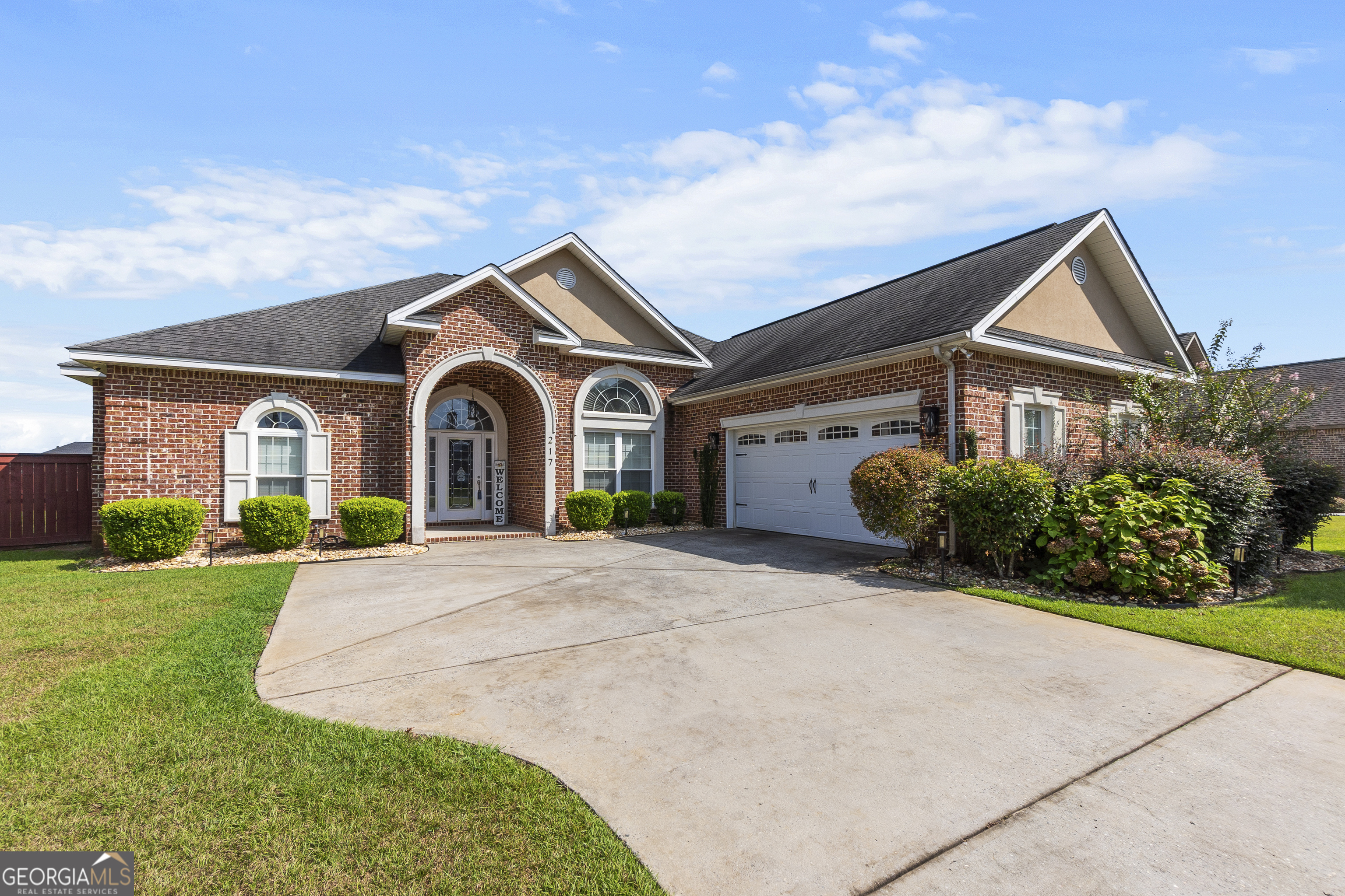 You dont want to miss this beautiful well kept home in Carrington Estates! This home features 3 bedrooms 2 1/2 bathrooms! This home is perfect for entertaining! This is definitely a must see! Call me today to schedule a personal tour!