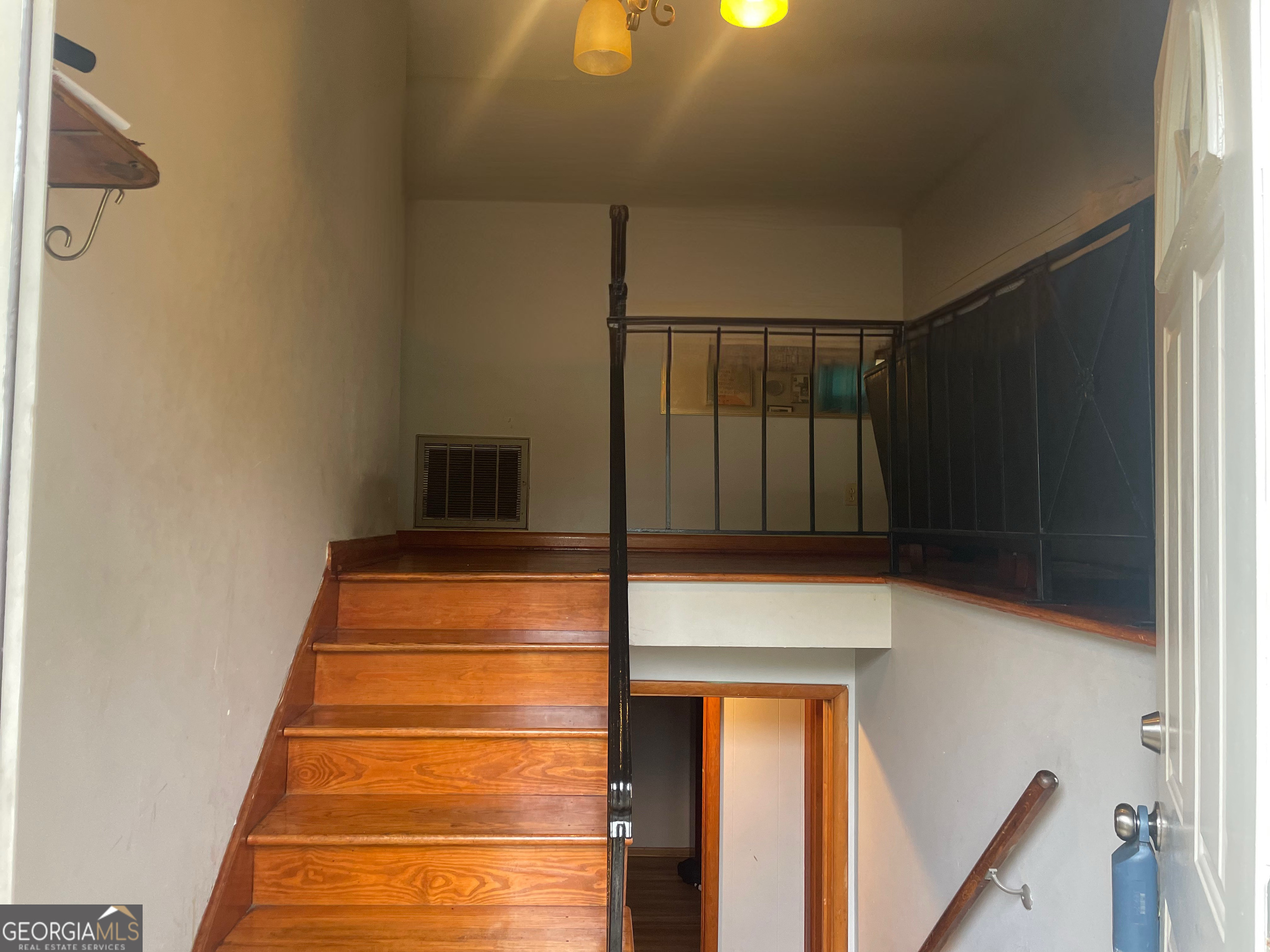423 Alabama AVE