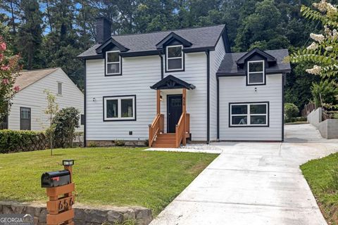 Photo of 656 S Elizabeth Place NW, Atlanta, GA 30318 (MLS # 10616789)