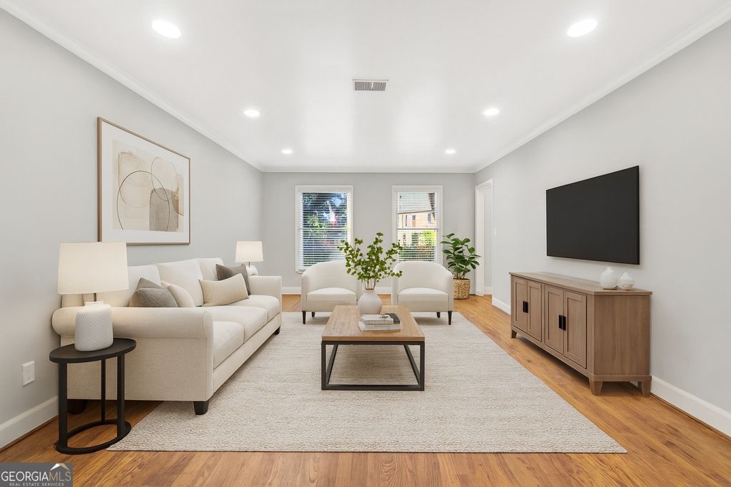 Photo of 102 Defoors Mill Drive NW, Atlanta, GA 30318 (MLS # 10633190)