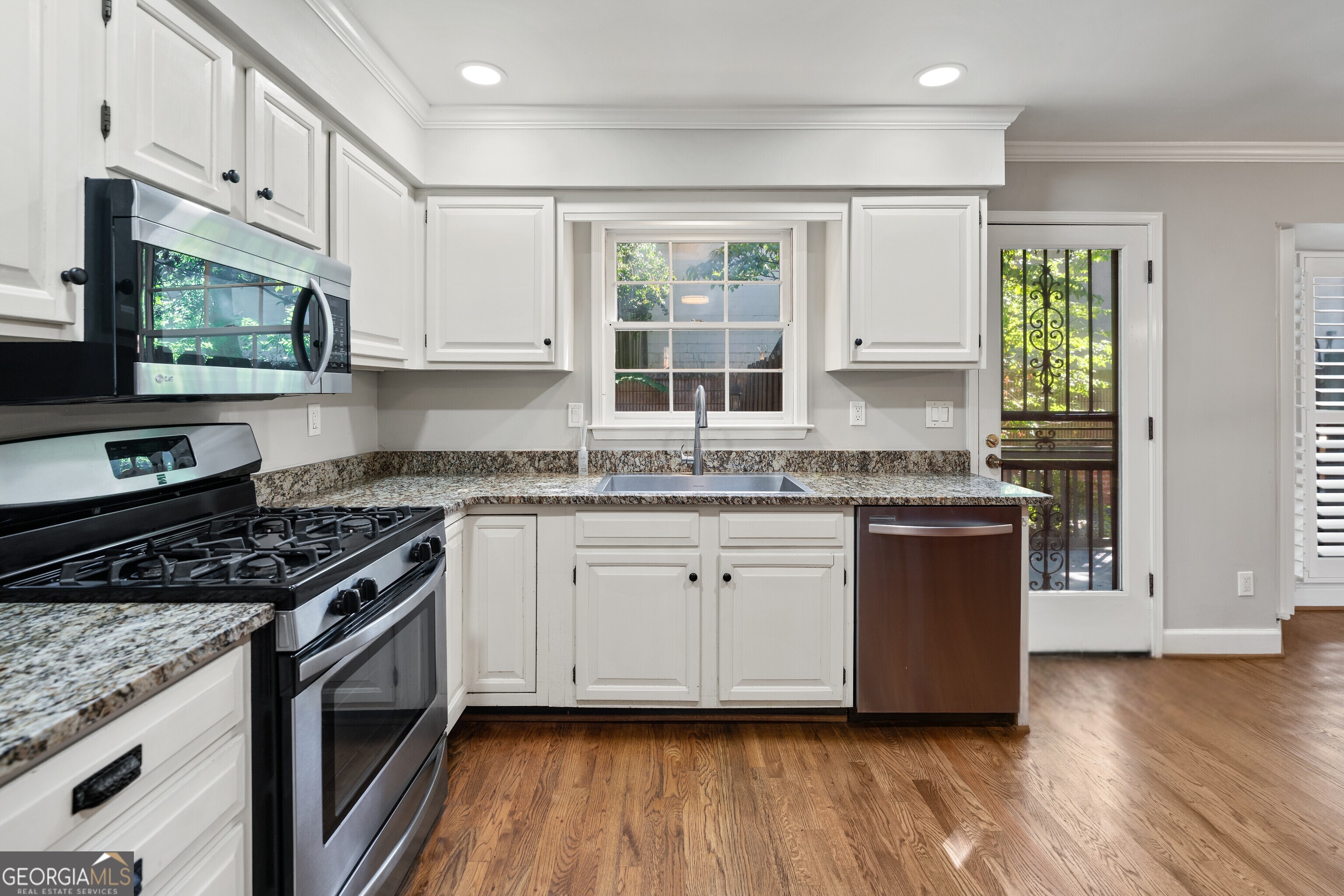 102 Defoors Mill DR NW