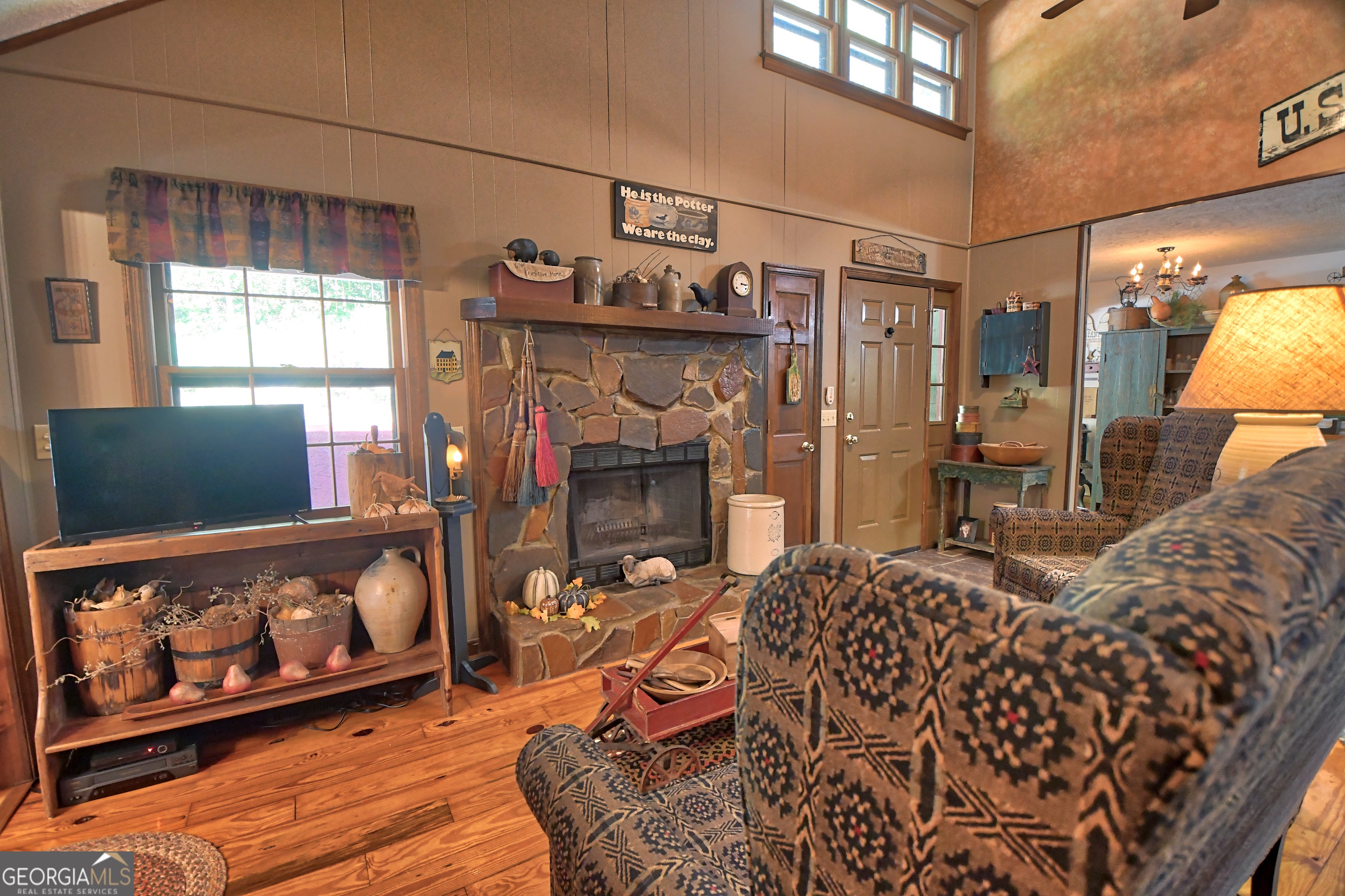 31 Creekside LN