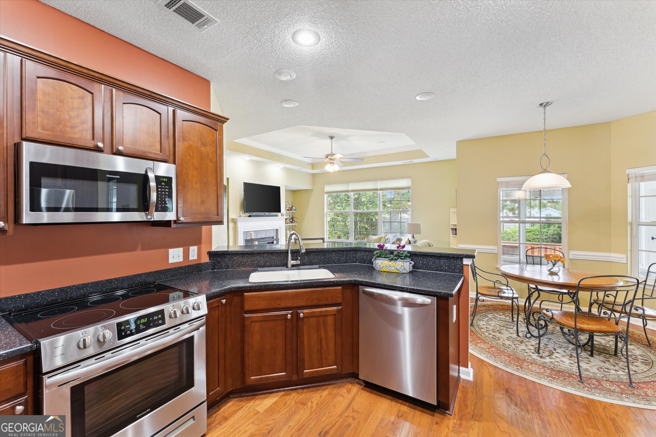 7 River Rock RD