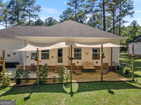 A home in Cochran