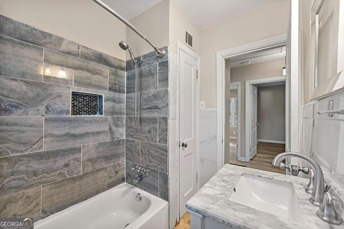 East Point, Georgia 30344, United States, 3 Bedrooms Bedrooms, ,1 BathroomBathrooms,Residential,Active,6268