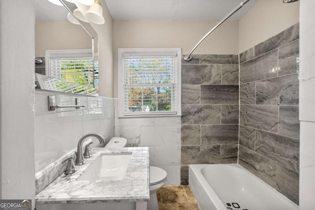 East Point, Georgia 30344, United States, 3 Bedrooms Bedrooms, ,1 BathroomBathrooms,Residential,Active,6268