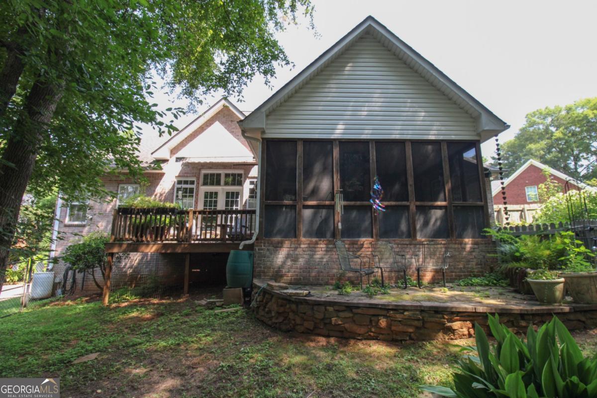 McNutt Creek - Residential