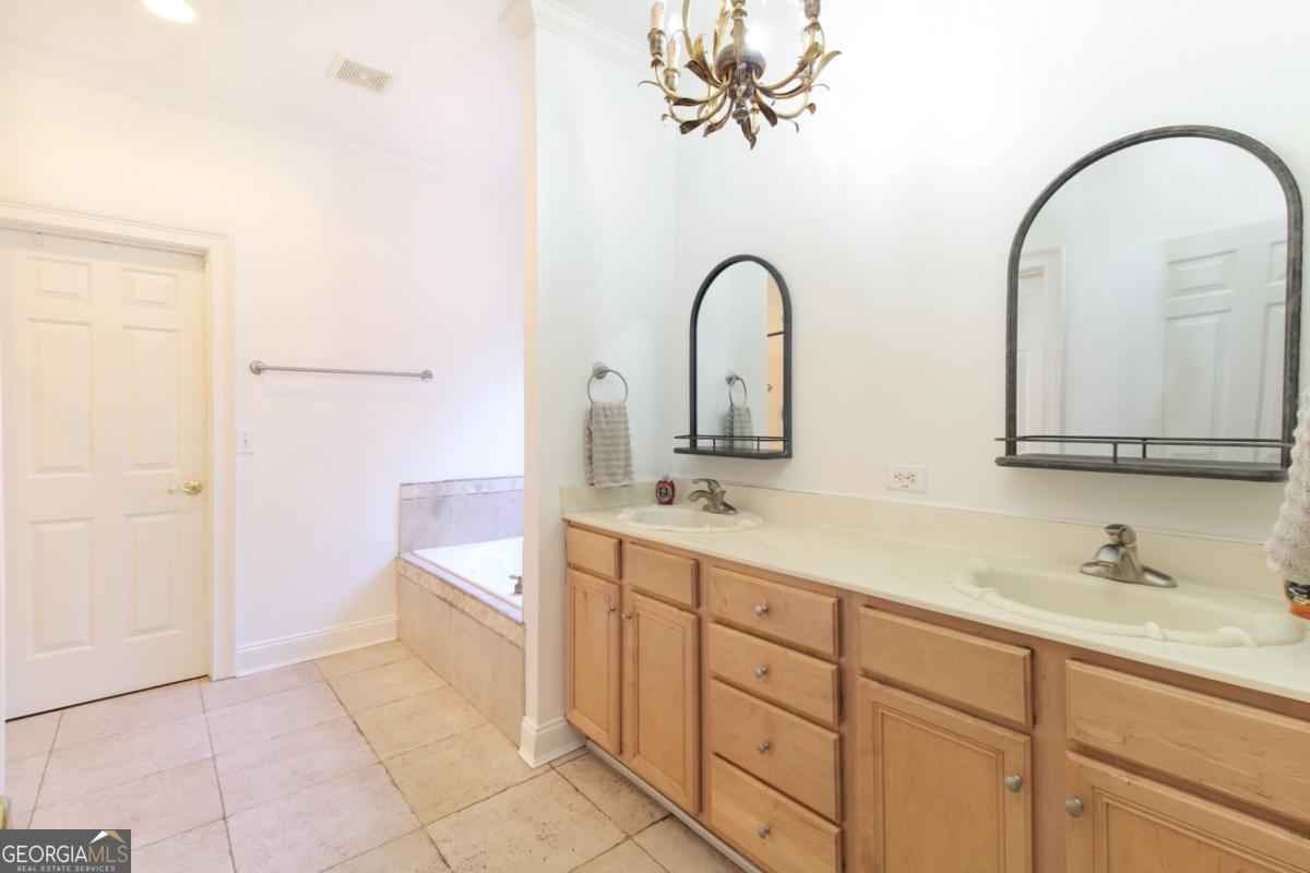 McNutt Creek - Residential